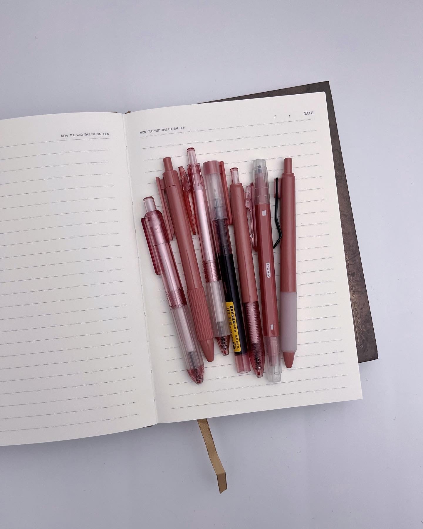 Moka 7-series Black Ink Gel Pens (Plus A Double Tip Highlighter) - ShopHaul