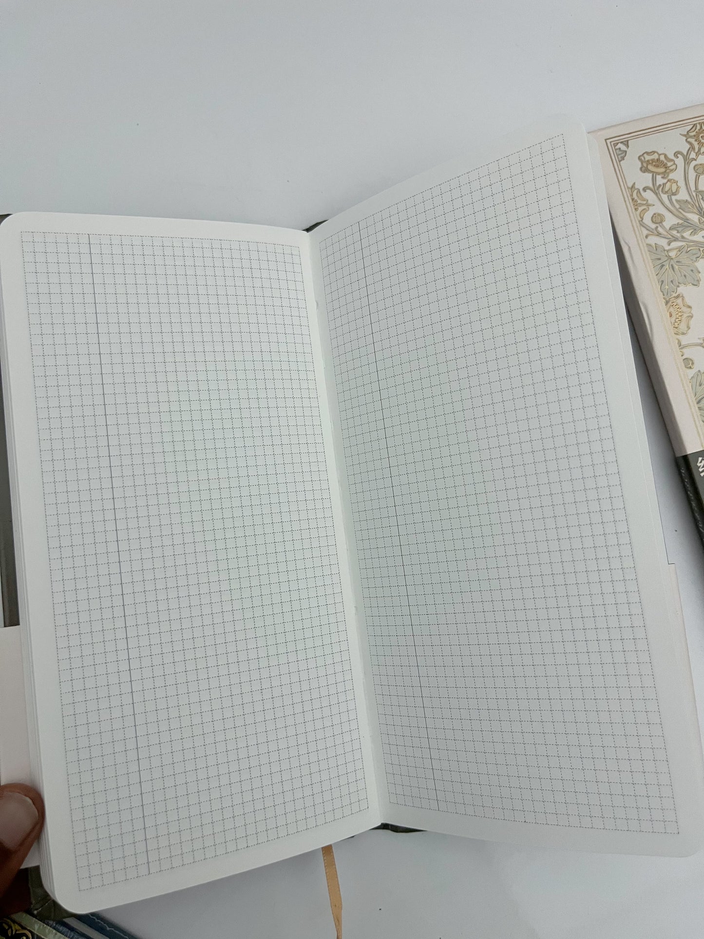 Jones Flower Court Planner Book