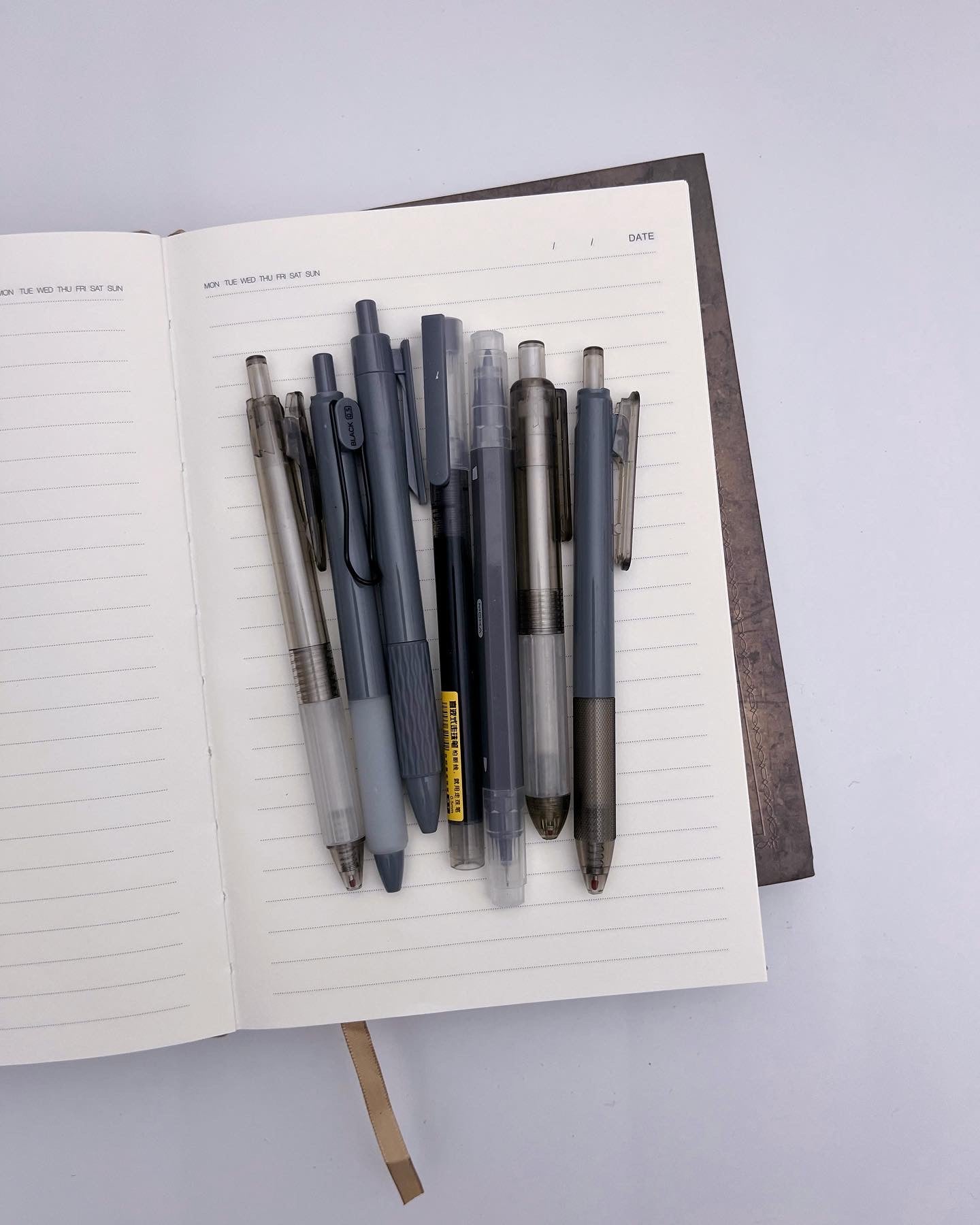 Moka 7-series Black Ink Gel Pens (Plus A Double Tip Highlighter) - ShopHaul